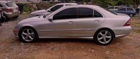 A picture of Ready for a new home Benz C230 2007 model Engine