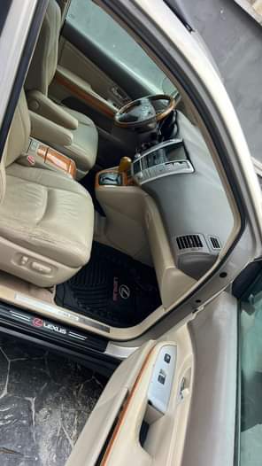 A picture of Foreign used Lexus Rx330 2005 Extremely clean with a very