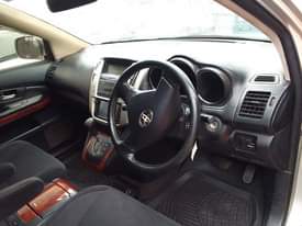 A picture of 2004 Toyota Harrier 2004
