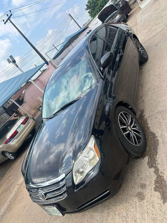 A picture of Toyota Avalon 2007
