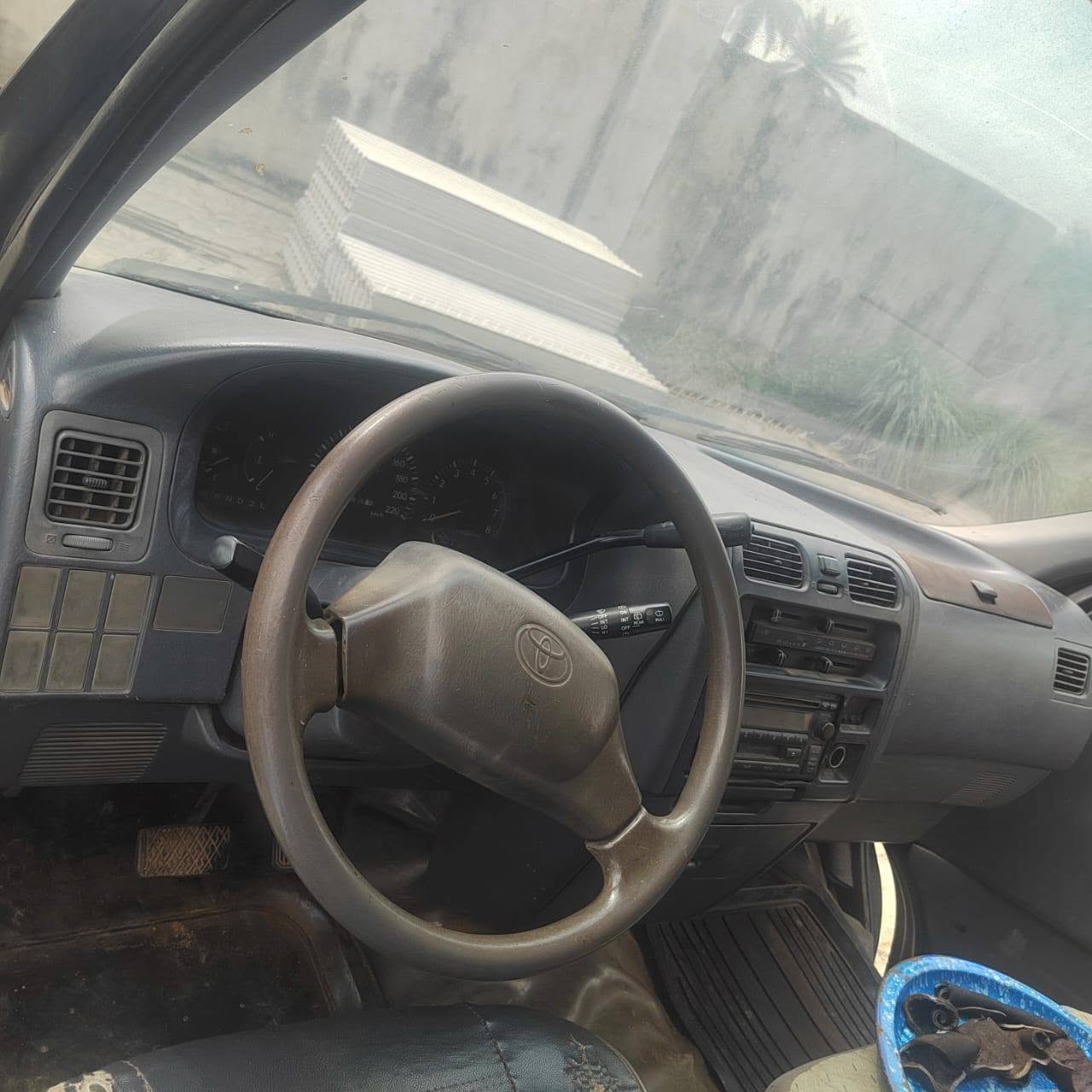 A picture of Toyota HiACE 03 automatic