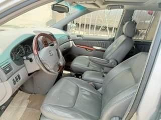 A picture of 2005 Toyota Sienna XLE Limited