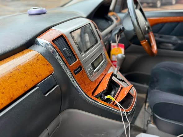 A picture of ALPHARD 24m 0759317866