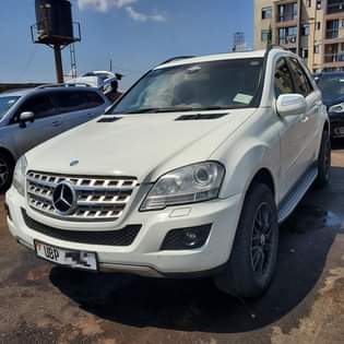 A picture of ML350 2008 67M