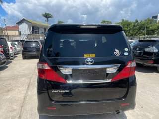 A picture of 2013 TOYOTA ALPHARD