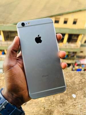 A picture of iPhone 6 Plus at 180k