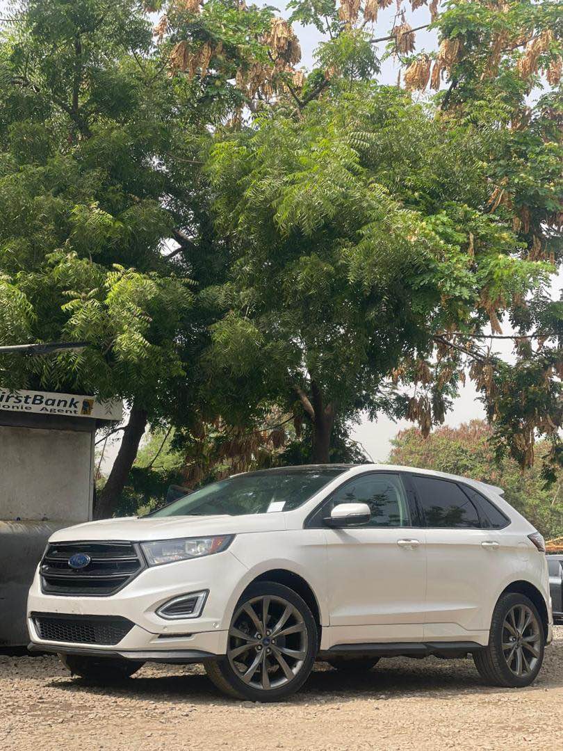 A picture of Ford Edge