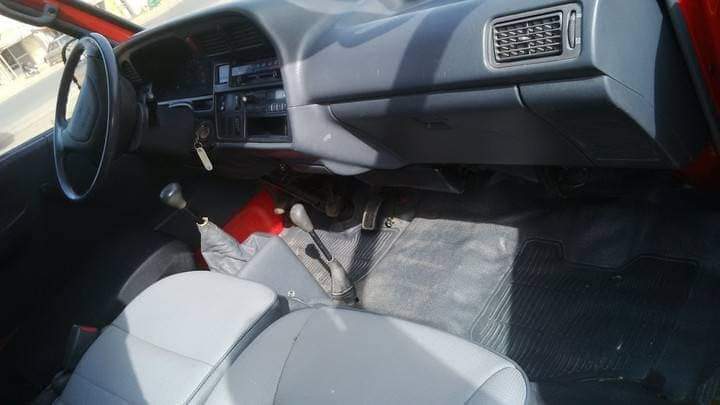 A picture of Toyota Bus 1998 09061825415