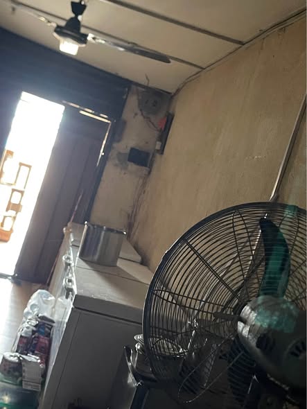 A picture of Shop at old garage to let