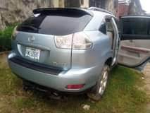 A picture of Read carefully Dealers offer 2005 Lexus RX330