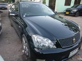 A picture of CROWN INAUZWA BEI ML 23 MWAKA 2007 SUNROOF WINKER 0712445511