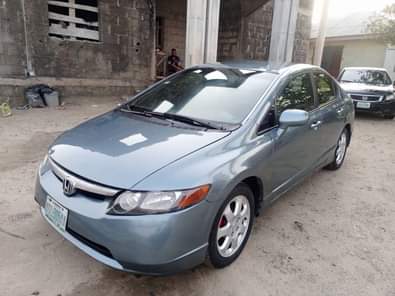 A picture of Honda Civic 2008 Flashed on firstbody Sound and silent engine