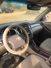 A picture of 2006 Toyota Highlander available for sale nothing to fix buy