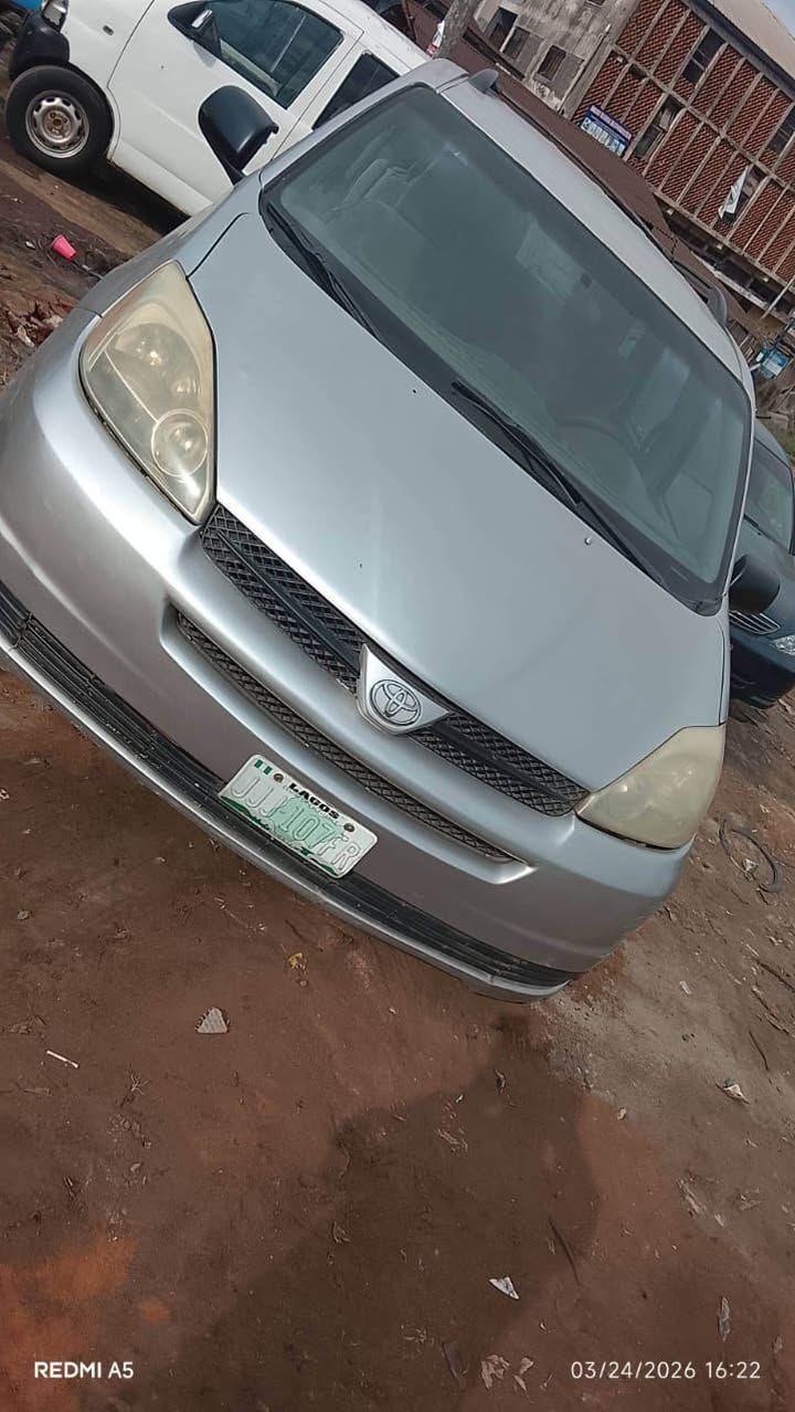 A picture of Car