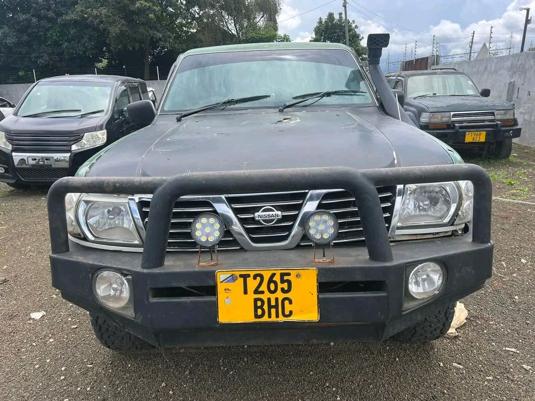 A picture of NISSAN PATROL Bei 13 8ML Engen safi Dude la polini