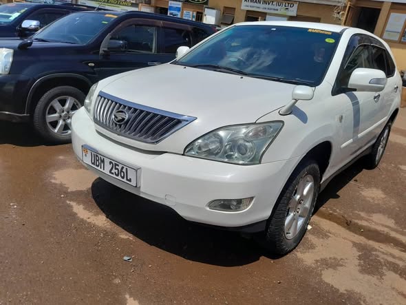 A picture of Toyota Harrier