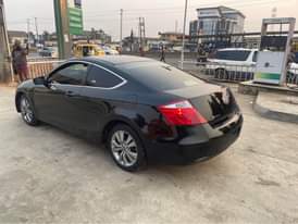 A picture of Honda coupe 2010