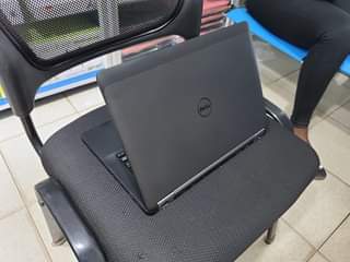 A picture of DELL LAPTOP
