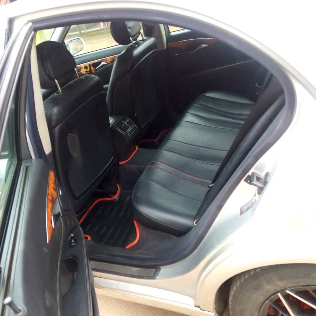 A picture of Mercedes Benz E 320 2004 model