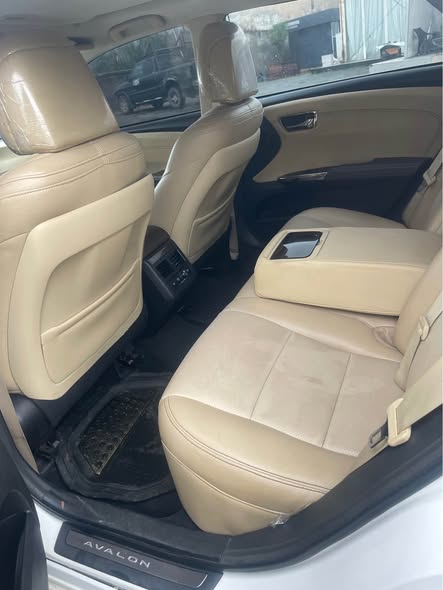 A picture of Foreign used 2013 Toyota Avalon Limited Edition