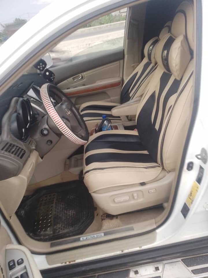 A picture of Neatly used Lexus Rx330 2008 model first body pan