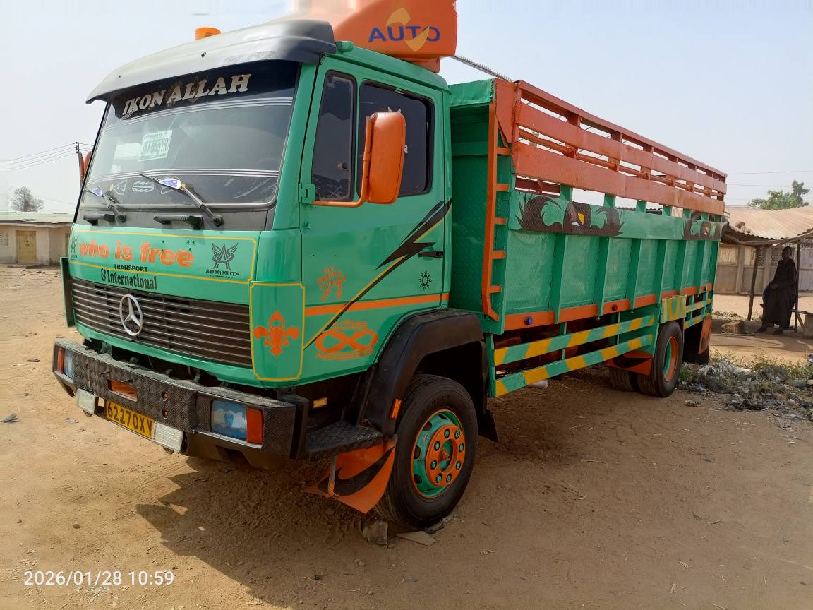 A picture of Mercedes Benz truck 08088462156