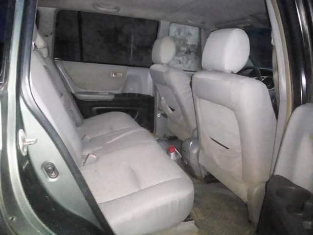 A picture of Toyota Highlander 2006
