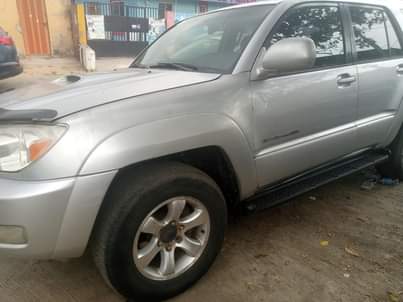 A picture of Toyota 4 runner