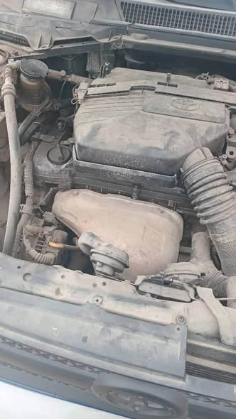 A picture of 05 Toyota rav4