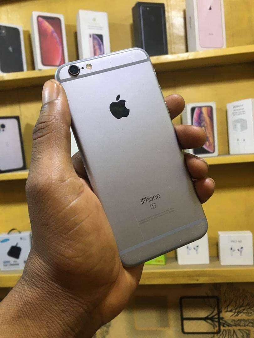 A picture of Iphone 6s Gb 32