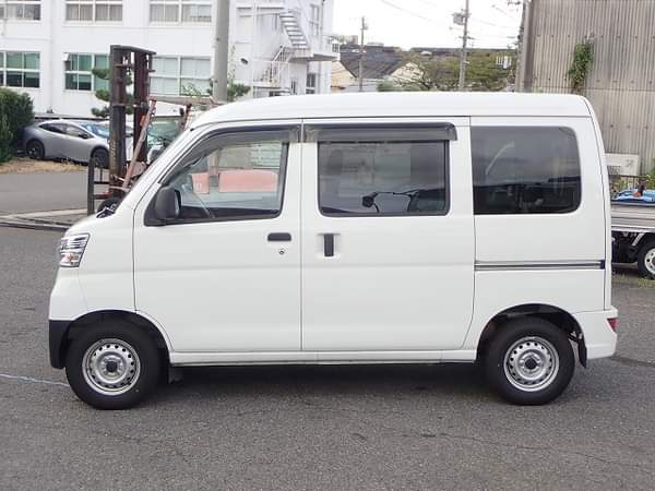 A picture of Keyless 2021 DAIHATSU Hijet Cargo PRICE CIF KARACHI PAKISTAN USD