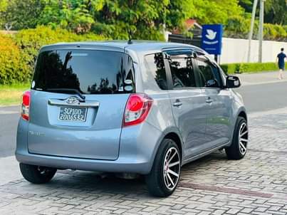 A picture of Toyota Ractis Model 2010 Engine 1290cc Mileage 56000 km Price