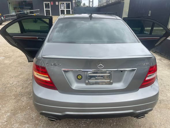 A picture of Mercedes Benz C300
