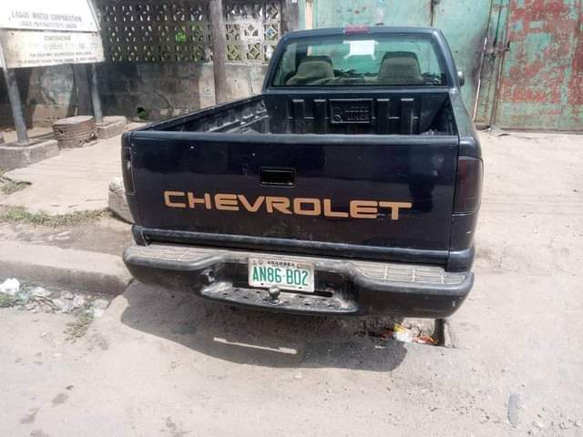 A picture of 2005 Chevrolet Pick up 23456789876
