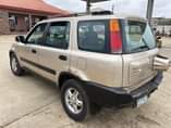 A picture of 2001 crv first body buy and drive nothing to fix