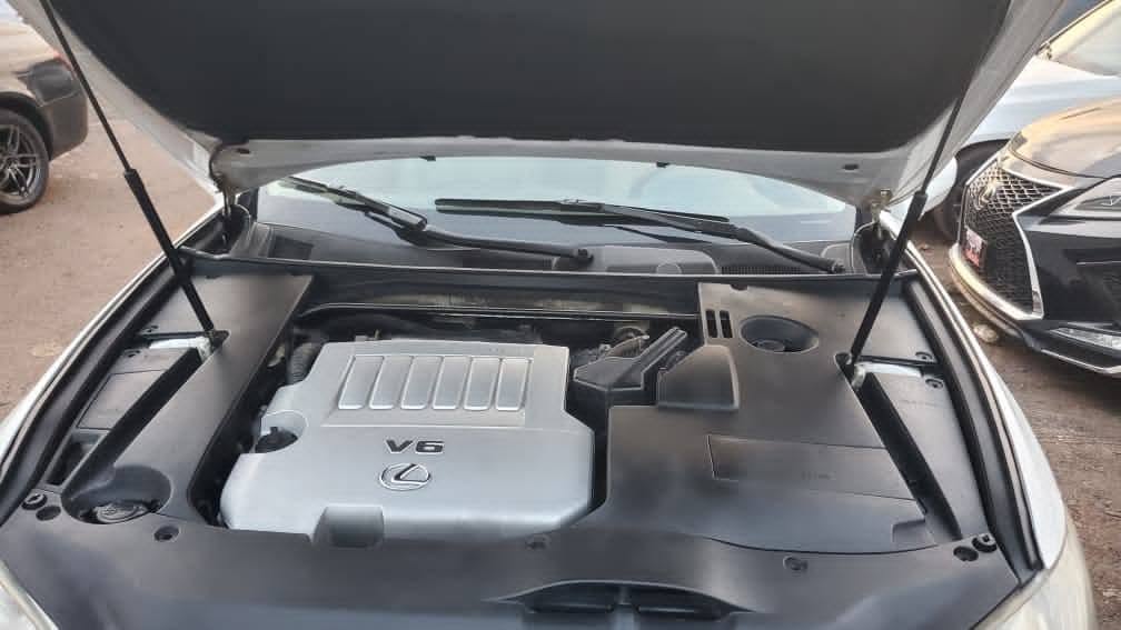 A picture of GLK 350 Model 2010