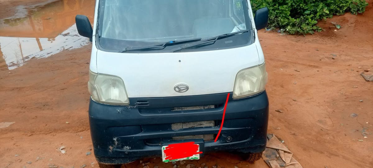 A picture of Hijet mini bus