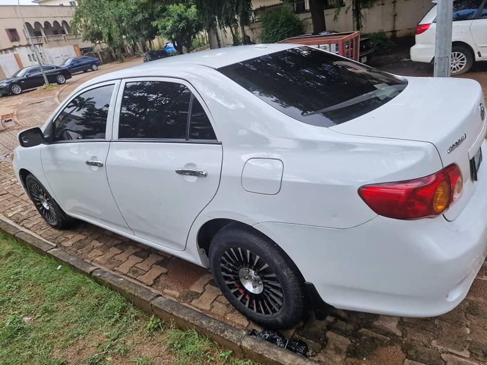 A picture of 2010 Toyota corolla first body Belgium standard everything is intact