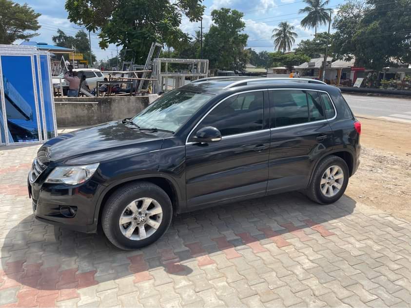 A picture of Car new 0678999234