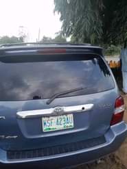 A picture of 2004 05 Highlander up for sale and everything is working