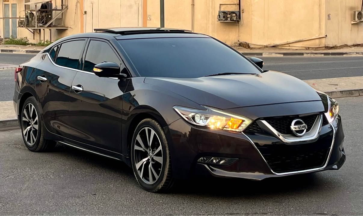 A picture of 2016 Nissan maxima platinum USA imported contact no 0563819795