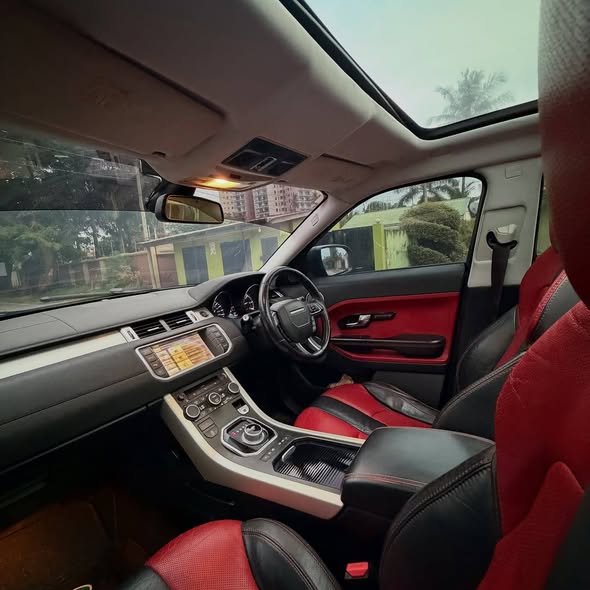 A picture of RANGE ROVER EVOQUE
