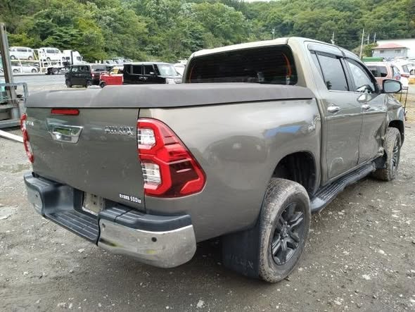 A picture of DAMAGED TOYOTA HILUX READY TO BE IMPORTED UGX 25MILLION CALL