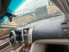 A picture of Partially first body 2005 Rx 330 Lexus with sun roof
