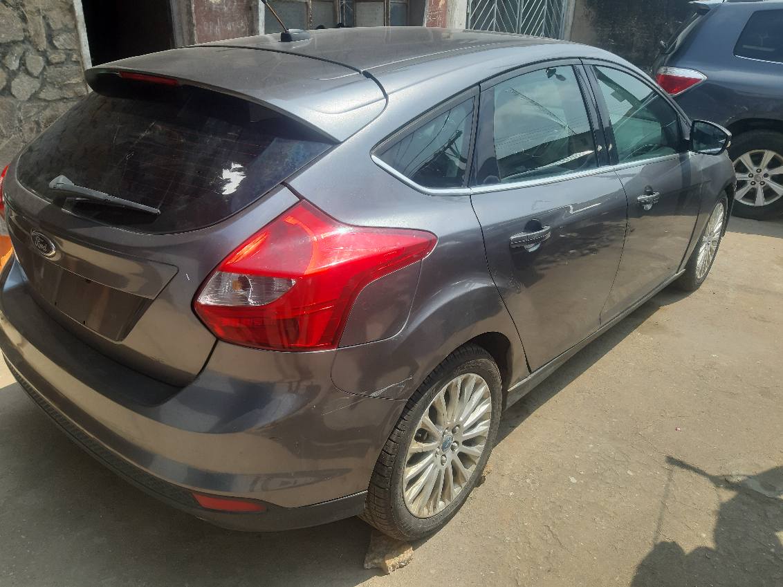 A picture of FORD FOCUS 2012 FOREIGN USED WITH THUMBSTART