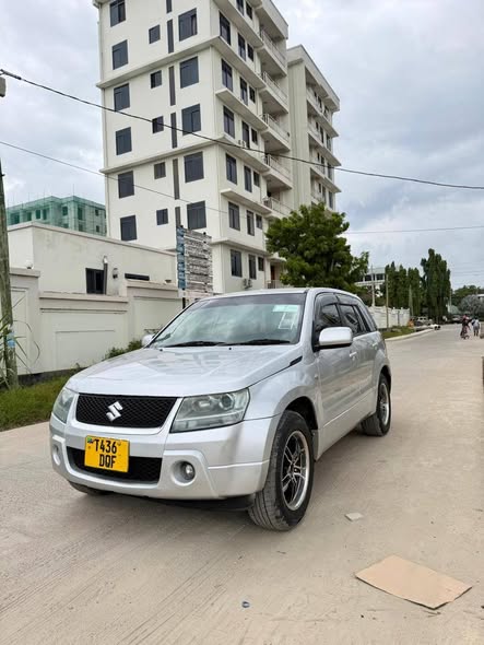 A picture of SUZUKI ESCUDO 2006 Silver Colour J20 Engine 1990cc Low Mileage