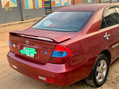 A picture of The Toyota Camry 04 6 you see in the picture