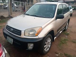 A picture of Clean Toyota RAV4