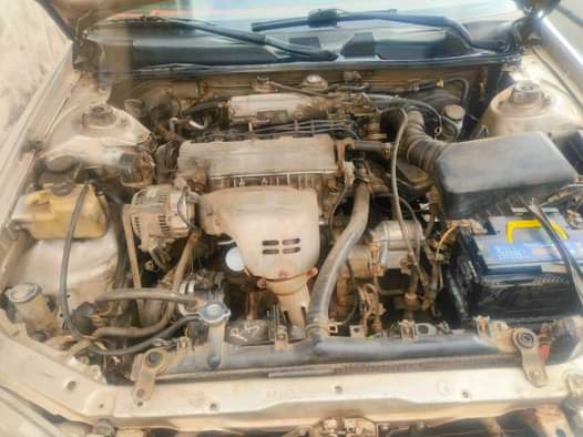 A picture of 2002 Toyota Camry envelope Untouched engine Gear selecting very well