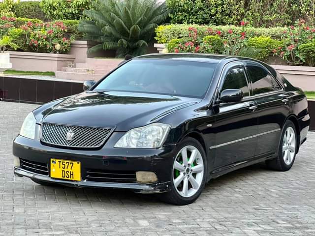A picture of TOYOTA CROWN ETHLETE